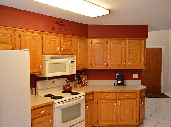 2nd image of 3131 Escalante Ave