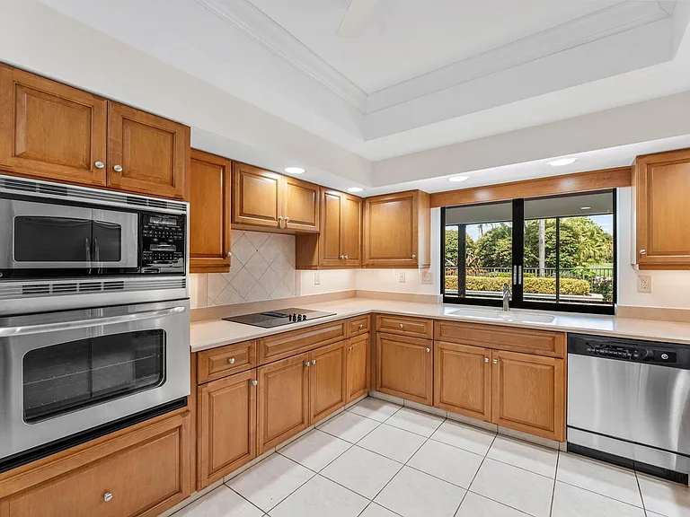 1851 Thatch Palm Dr — Photo 16
