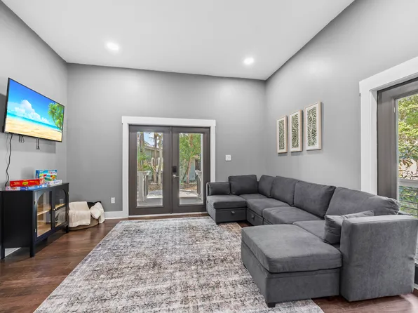 1306 E Gonzalez St, Pensacola, FL