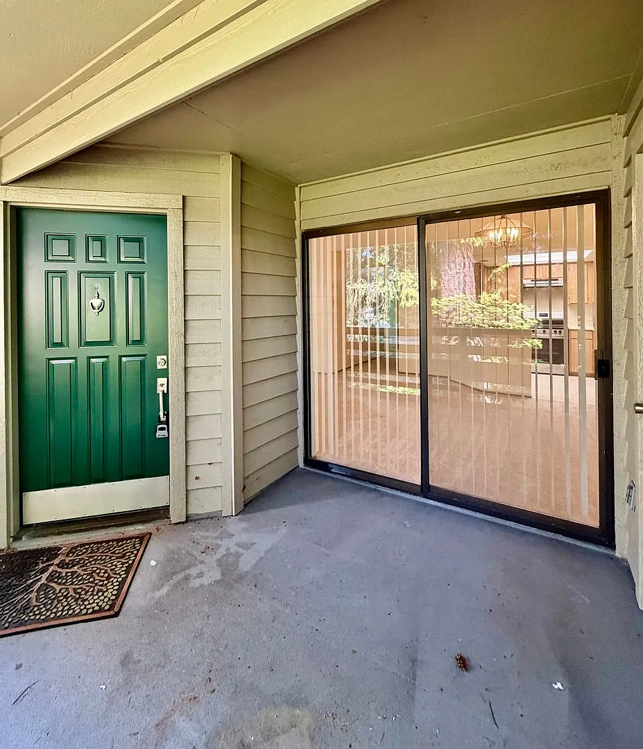 2 Bed / 2 Bath Downtown Bellevue condo $2,945/month — Photo 3