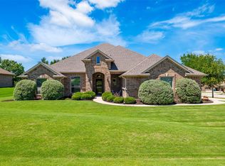 217 Golden Arrow Dr, Hudson Oaks, TX 76087