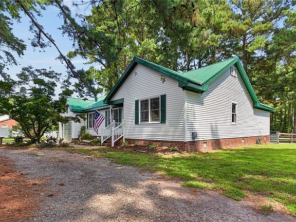 3rd image of 1016 Princess Anne Rd