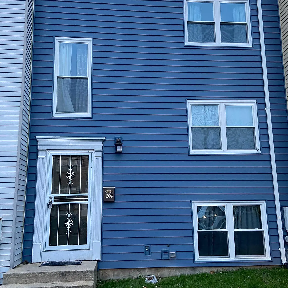 3 bed, 1.5 bath, 1240 sqft, $1,750 — Photo 1