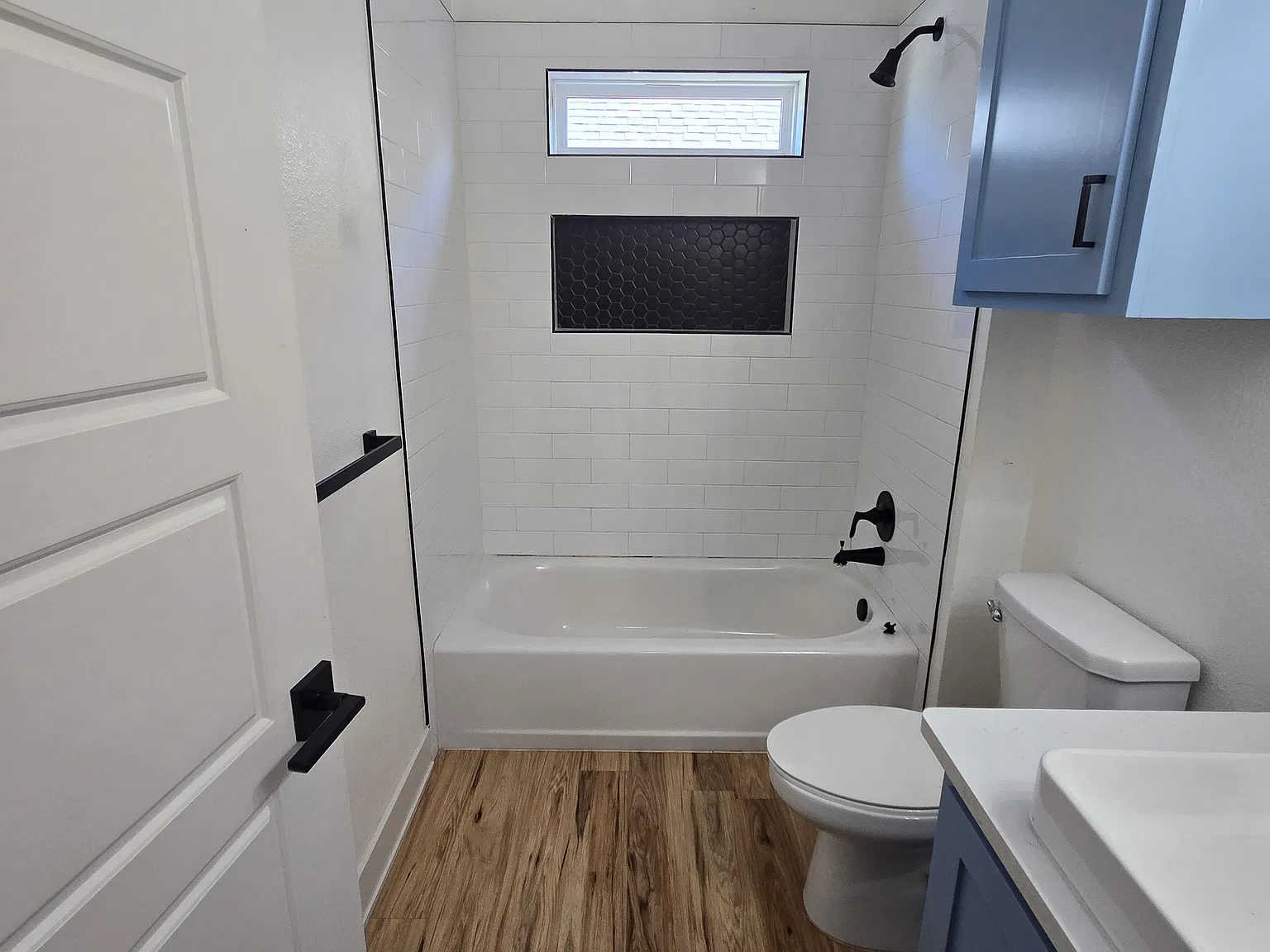 4 bed, 2070 sqft, $3,300 — Photo 4
