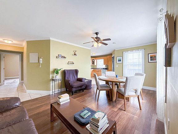 3rd image of 154 Cumberland St #5