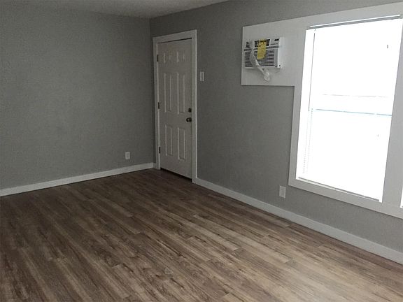 4th image of 107 Washington St APT 5