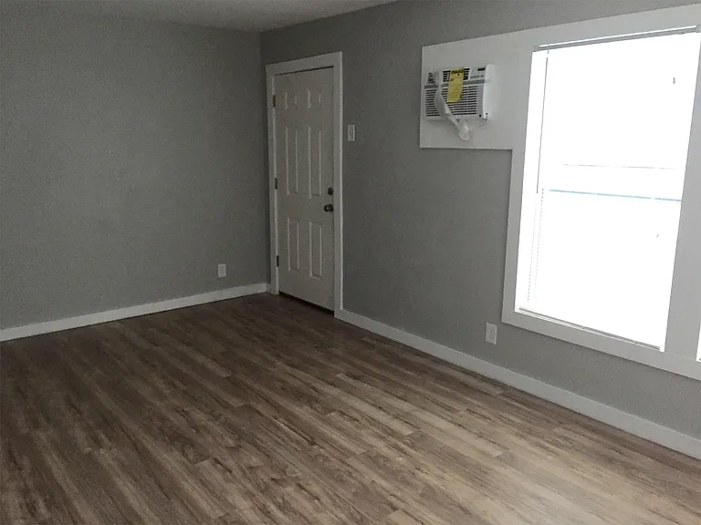 107 Washington St #5 — Photo 12