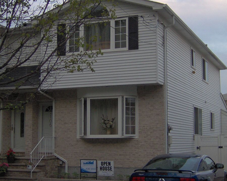 Extra wide frontage