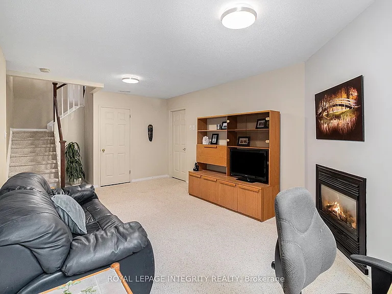 564 Renaissance Dr — Photo 24