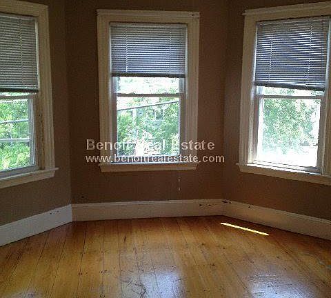 3rd image of 23 College Ave