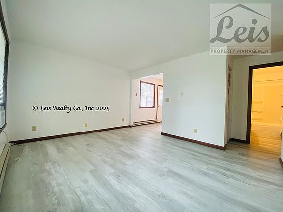 4th image of 251 Janet Ave #1