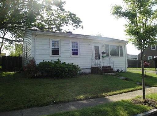 3rd image of 36 Maywood St