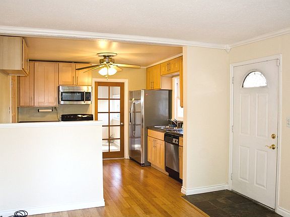 3rd image of 11513 30th Ave NE