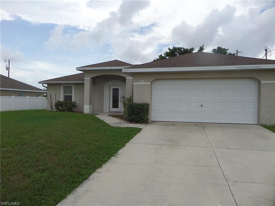 1st image of 1012 SW 35th Ter