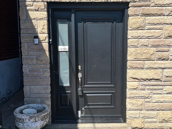 2nd image of 376 Blackthorn Ave