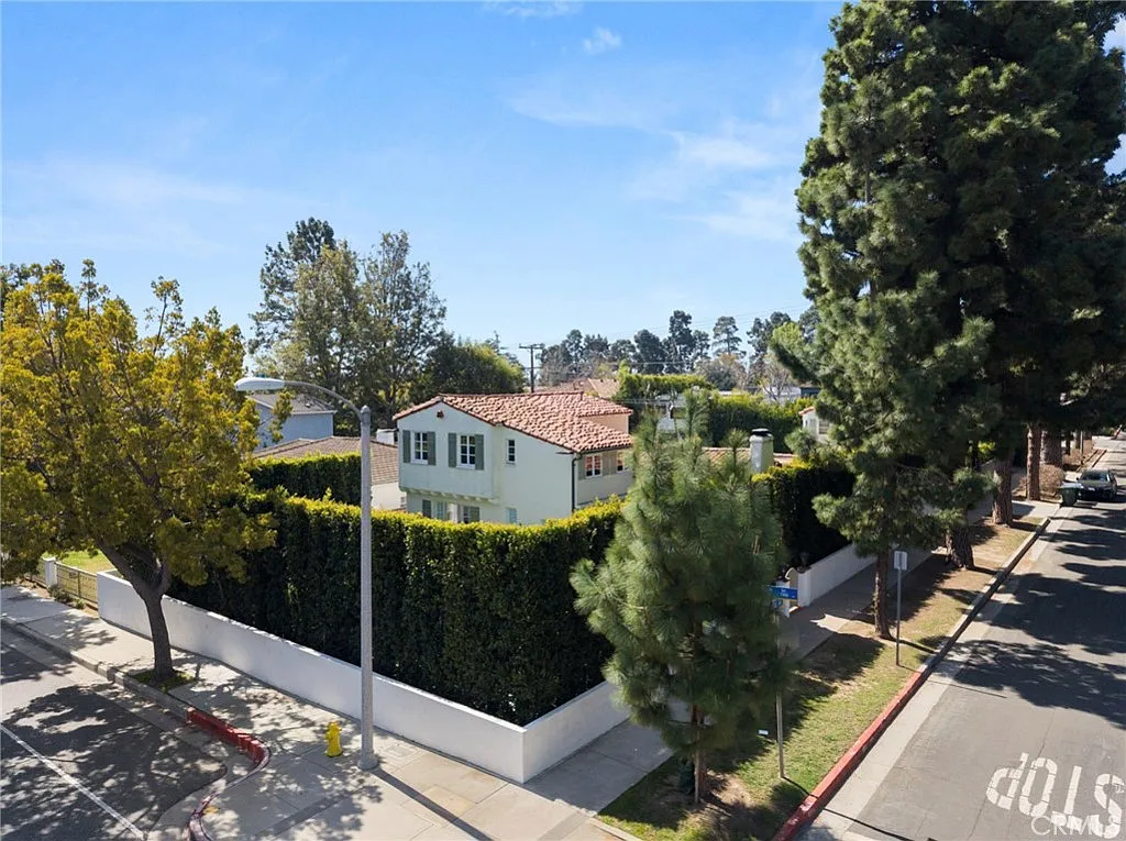 5 bed, 3100 sqft, $35,000 — Photo 2