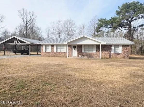 4 Chance Ln, Picayune, MS 39466