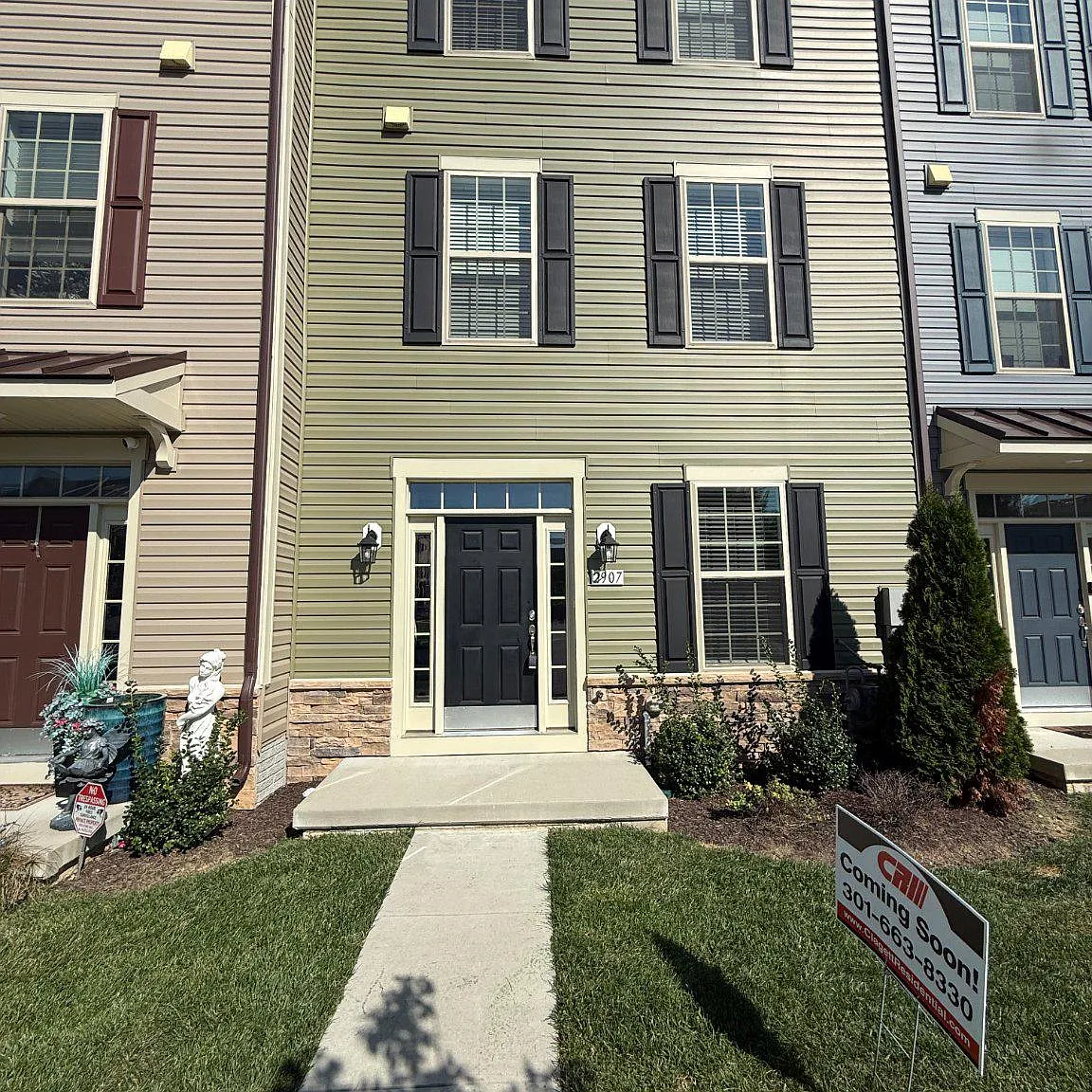 4 bed, 2.5 bath, 1900 sqft, $2,850 — Photo 1