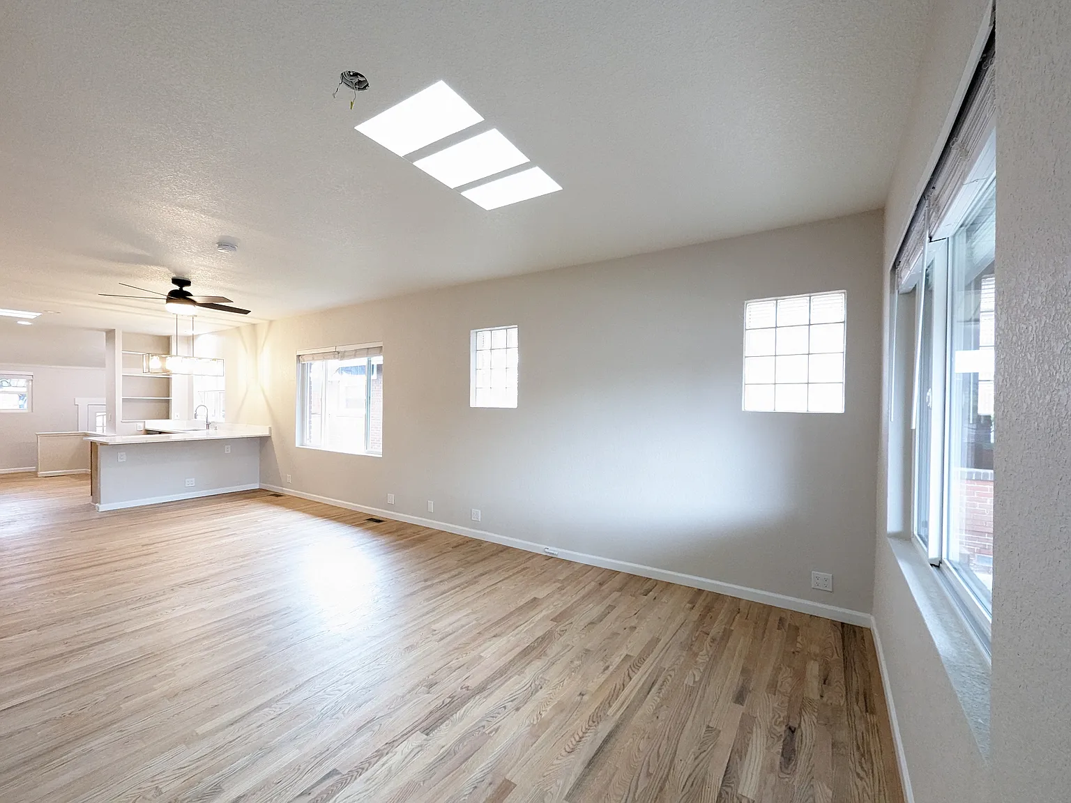 468 S Clarkson Street — Photo 2