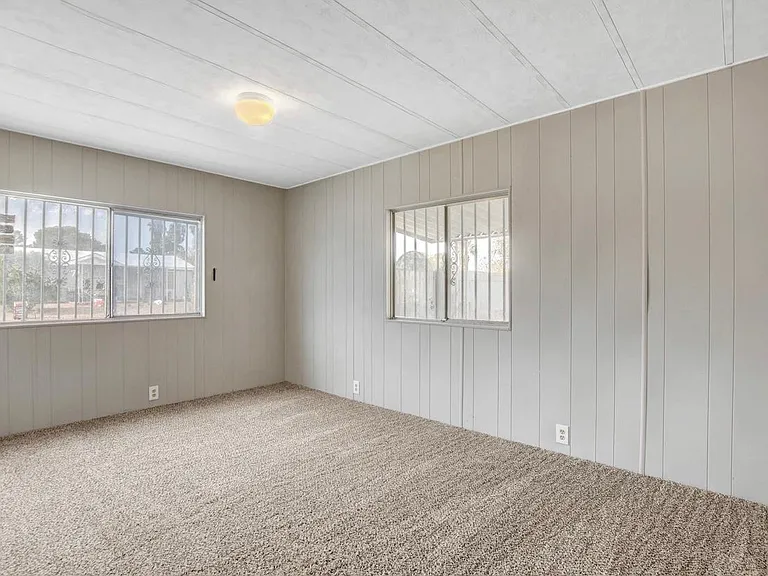 136 Sir Thomas Dr — Photo 24