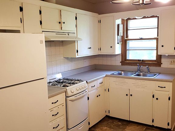 3rd image of 1507 W Waldo Ave #1507