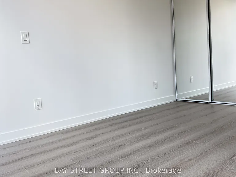 100 Queen St E #905 — Photo 4
