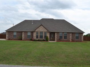 405 Obsidian Dr, Elgin, OK 73538