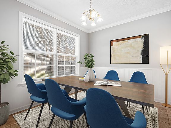 Dining Room - virtually staged