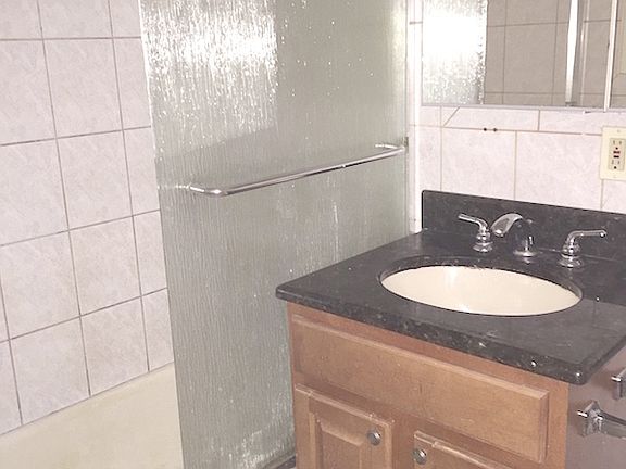 5th image of 43-09 52nd St APT 3C