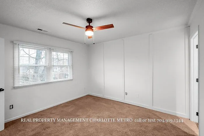 9451 Kings Falls Dr — Photo 30