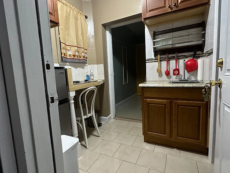 2925 Cruger Ave #3 — Photo 3