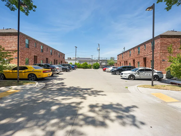 Pin Oak Townhomes — Photo 24