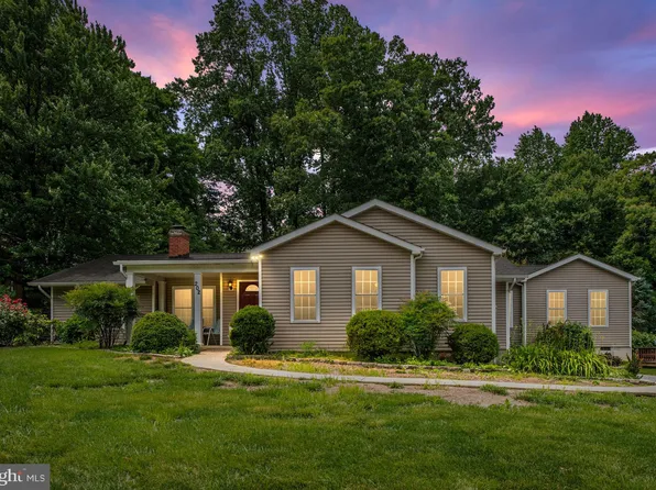 202 Stonewall Dr, Fredericksburg, VA 22401