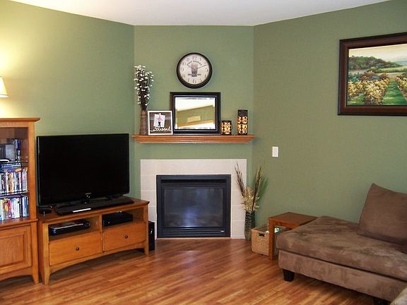 4th image of 18527 Dearborn Ct