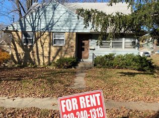 817 Glenwood St, Waterloo, IA 50703