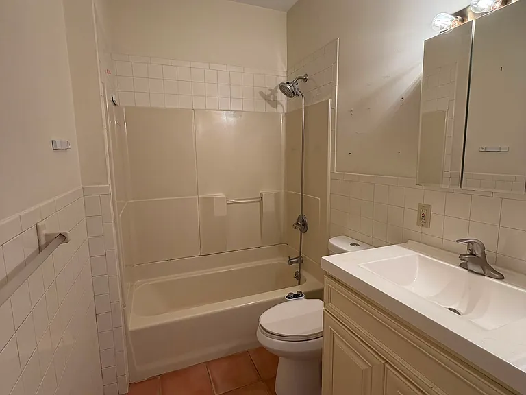 228 Ogden Ave — Photo 5