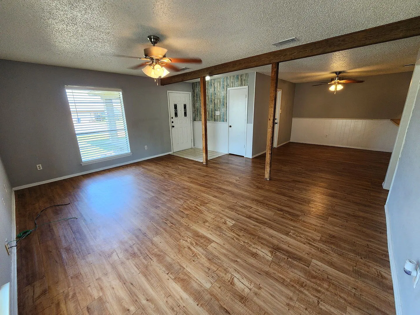 Cozy 2 Bedroom Duplex in Joshua — Photo 4