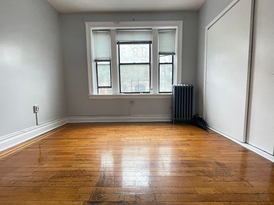2nd image of 3347 Park Ave #11E