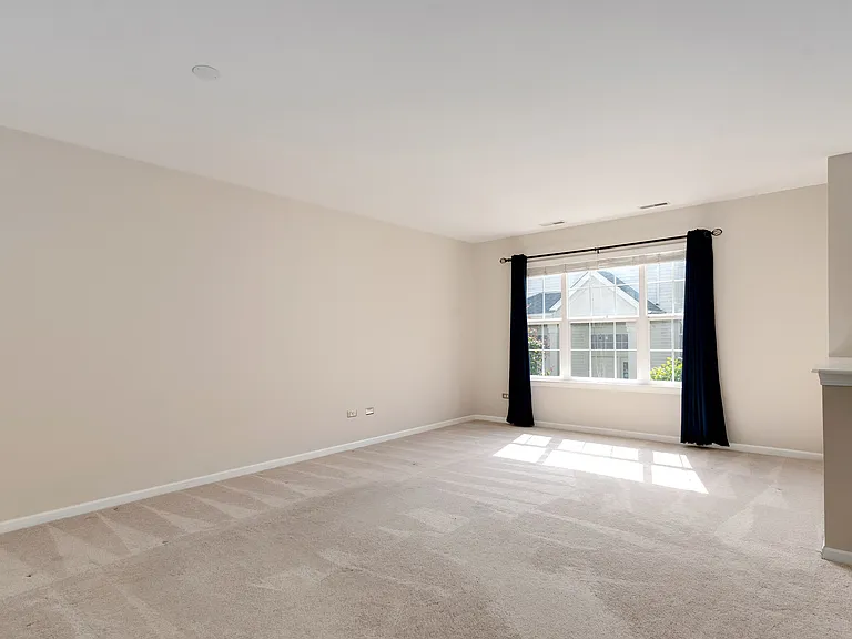 2745 Canyon Dr — Photo 3