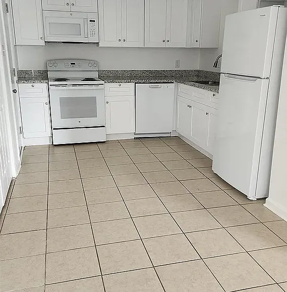 225 Bayou Vista Dr #A — Photo 2