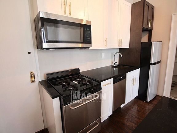 2nd image of 470 W 23rd St #203