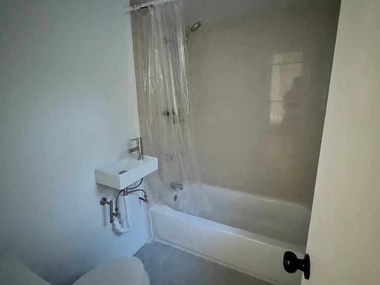 21315 Carisbrook Ln — Photo 8
