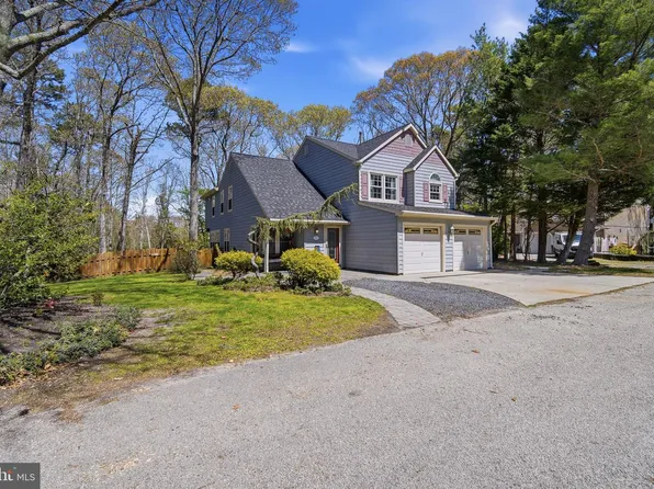 733 Whalers Cove Pl, Galloway, NJ 08205