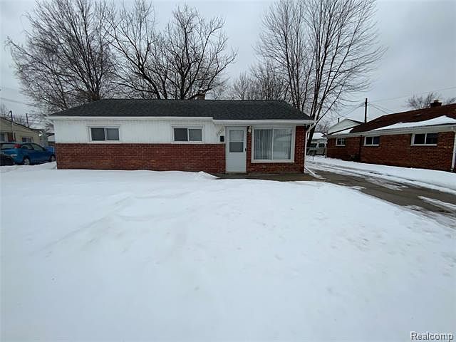 1st image of 26455 Barnes St