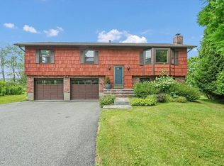 3305 Quinlan St, Yorktown Heights, NY 10598