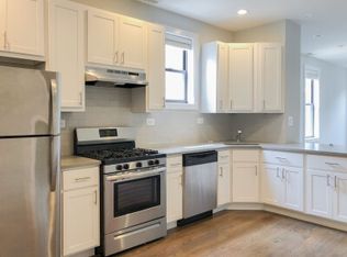 2323 N Southport Ave #3F, Chicago, IL 60614