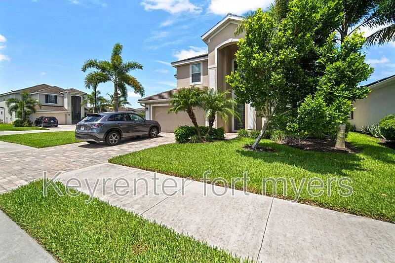 6 bed, 3.0 bath, 3302 sqft, $3,500 — Photo 4