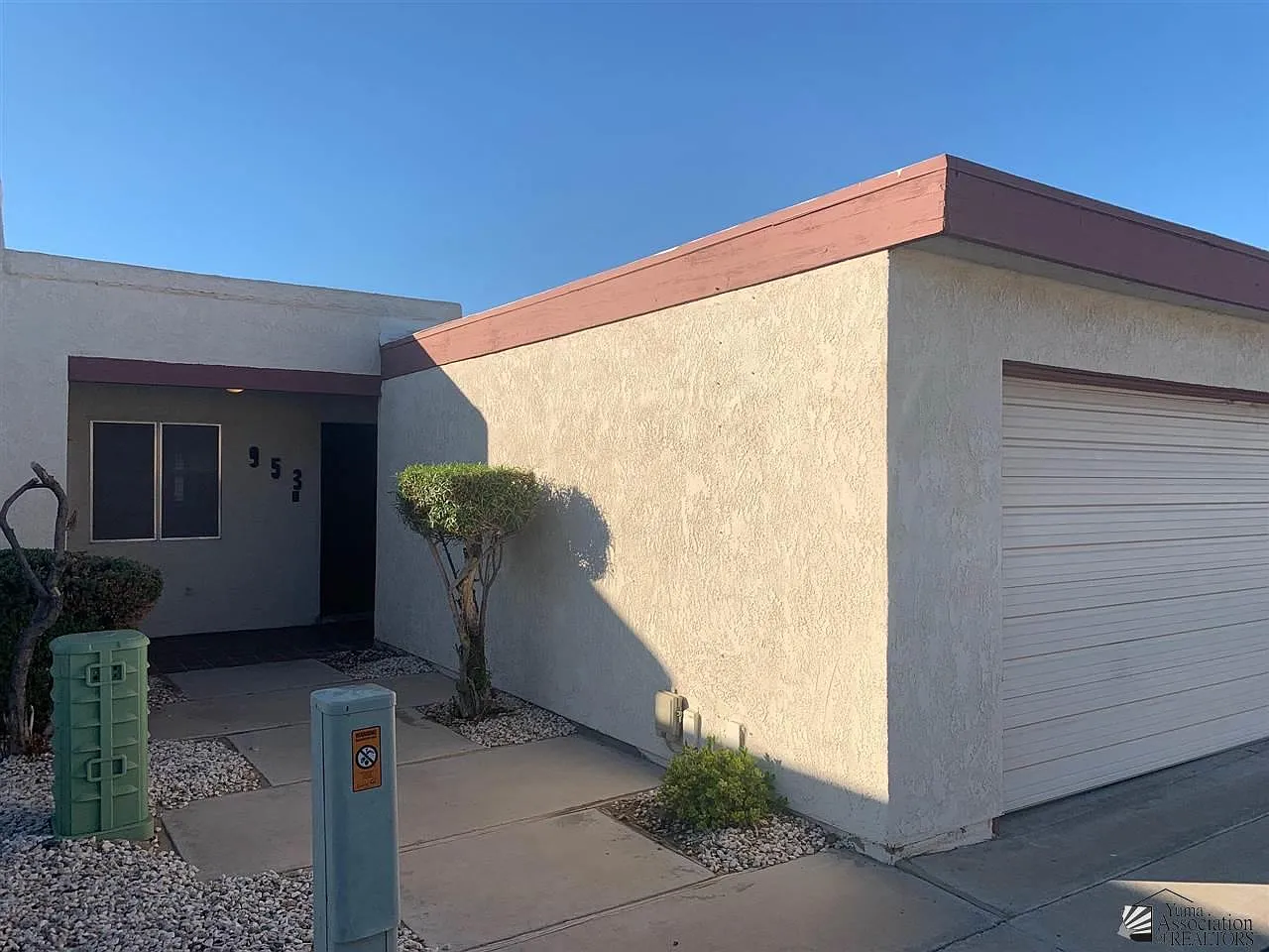 3 bed, 2.0 bath, 1299 sqft, $1,400 — Photo 2