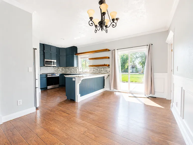 18165 N Midland Blvd — Photo 3