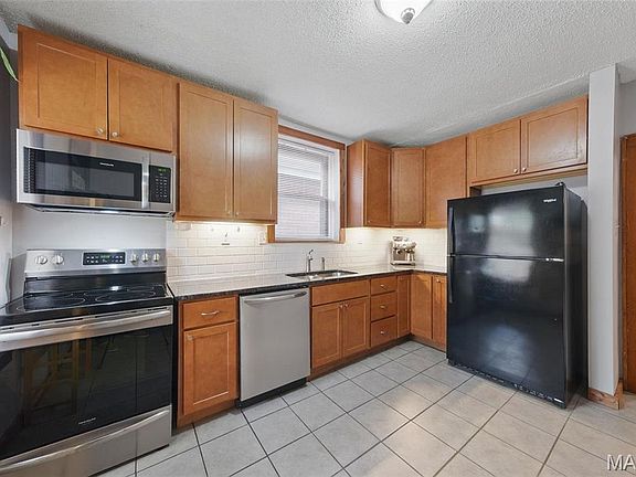4th image of 4456 Grace Ave